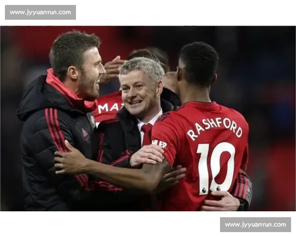 皇马对阵曼联焦点大战解析豪门底蕴与战术博弈历史恩怨球星对决赛场风云